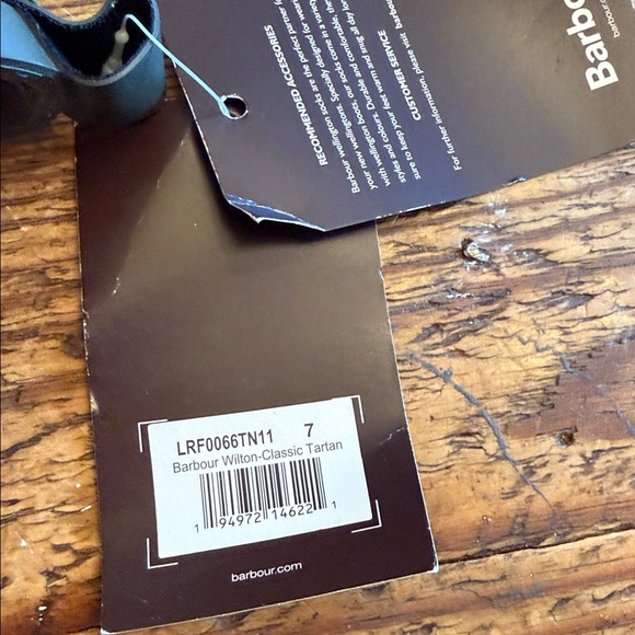 Barbour women’s ' green  Tartan Rain Boots. Or men’s.  Size 7 men or 9 women - Picture 4 of 5